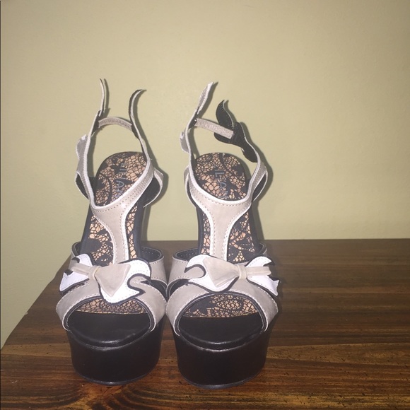 Shoes - Beautiful wedge sandals!